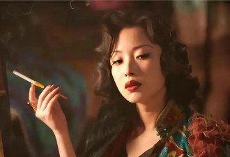 倪妮靓丽写真露出事业线！肤白貌美身材火辣太性感妩媚