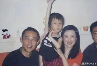 59岁侯勇近况曝光！三婚娶小20岁美女粉丝，如今老来得子成人生赢家