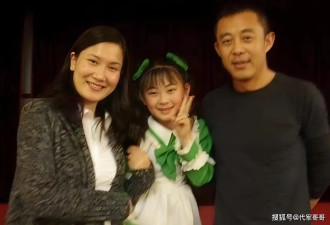 59岁侯勇近况曝光！三婚娶小20岁美女粉丝，如今老来得子成人生赢家