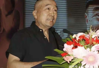79岁李保田近况令人唏嘘，住处杂乱喝10元桶装水，如今老到不敢认