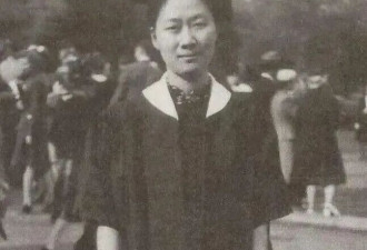 她是民国大才女，丈夫自杀后成了精神分裂者