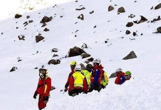 意大利阿尔卑斯山区雪崩频发，一周13人遇难