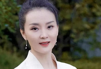 丈夫失联7年,52岁颜面尽失的王艳,如今靠19岁的儿子给她争光