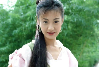 47岁杨雪近况曝光！嫁给其貌不扬美术指导，如今16岁女儿却很漂亮
