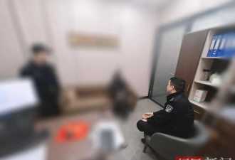 女子拖行李箱取现240万要“投资”，银行拖延报警