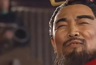 我觉得，逼人表态是一种怪癖