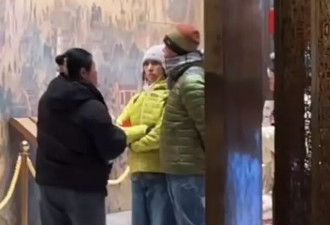 刘青云夫妇洛阳度假，58岁郭蔼明穿破洞裤....