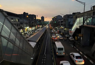 断网与战争阴霾下:在伊朗,普通人的生活如何继续