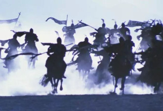 75岁张艺谋“口味”变了,尺度令人咋舌,主演全是好演员