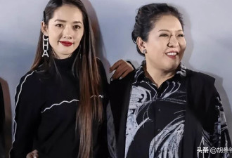 向太一家6口新加坡购物！郭碧婷拎包看娃似保姆
