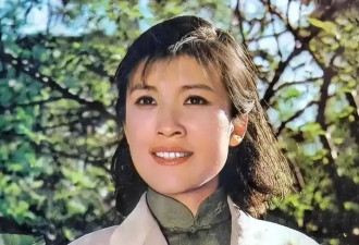 74岁宋春丽近况曝光！与教授丈夫恩爱45年...