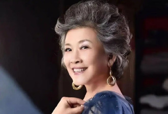 74岁宋春丽近况曝光！与教授丈夫恩爱45年...