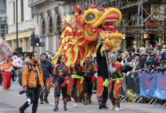 当春节遇上伦敦，爸妈已经习惯了我过年不回家