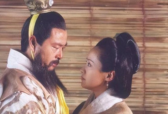 曹操撩寡妇的10字金句，如今成约会万能开场白