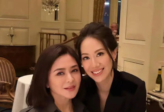 63岁关之琳与70岁吕良伟豪宅内相聚，穿衬衫配喇叭裤，美出新高度