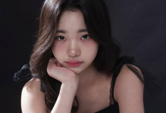小S小女儿首发绝美新照 万名网友朝圣