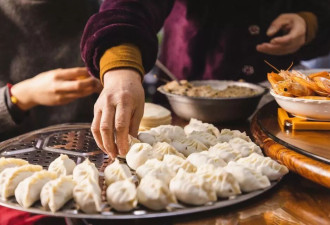 四世同堂成历史 年夜饭还在 人间烟火正远去…