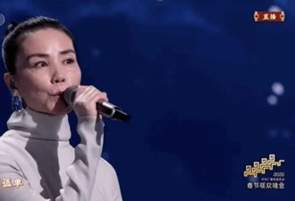 王菲央视春晚演唱结束后，女儿窦靖童发表情包“挖嘞个亲娘”
