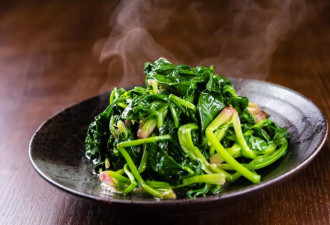 这5种隔夜菜，吃错全家真的会中毒