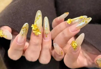 年轻人春节迷上“黄金甲”！“悦己”还是“风险”？
