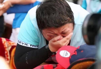 23年前缆车失事，被韩红收养的孩童，如今怎样