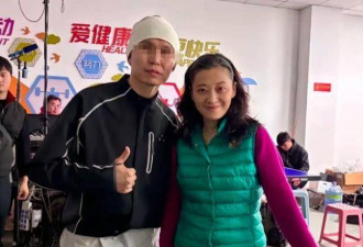路边照上热搜：50岁梅婷视觉年龄63岁 网喊心酸