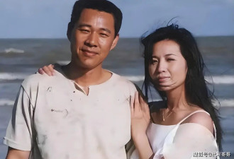 69岁张丰毅近况曝光！二婚娶小11岁美女老师