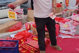 父亲患癌离世，母亲：孩子每天摆摊十余小时，坚持13天