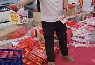 父亲去世、母亲生病，14岁龙凤胎姐弟摆摊卖春联
