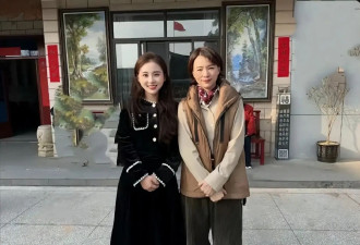 53岁董卿回老家拜年！淡妆出镜温婉气质出众，瘦了后美出新高度
