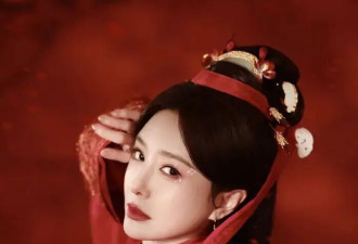 秦岚夸李沁像清水芙蓉般漂亮！两大女神美得让人窒息