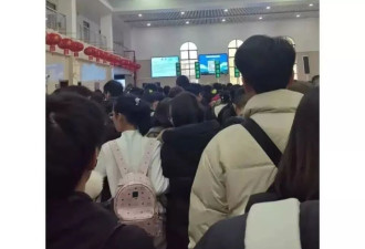 “不是在排队，就是在排队”！多地景区紧急提醒