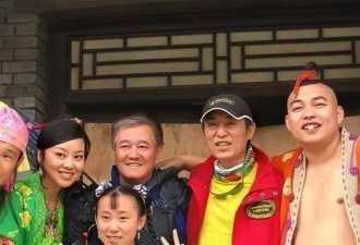 从春晚笑星到县城卖唱，如今已是3个孩子的妈