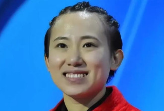 从春晚笑星到县城卖唱，如今已是3个孩子的妈