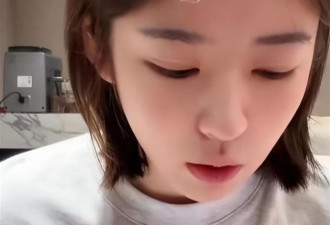 临近过年，黄一鸣带女儿闪闪，祝爷爷奶奶福如东海