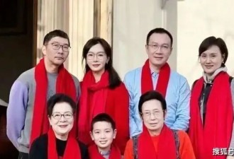 陈数回湖北娘家过春节，分享一组娘家全家福