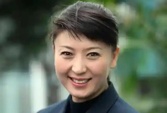 闫学晶“大校”军衔造假 精心骗局终究曝光