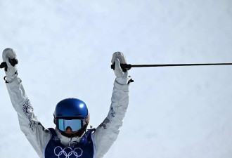 谷爱凌自由式滑雪U型池强势夺金 中国添第五金!