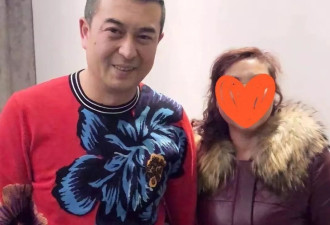 张嘉译过年回西安老家,带王海燕除夕剪头发，56岁妻子王海燕却优雅年轻宛如少女