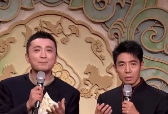 撒贝宁携妻儿回武汉,躬身和网友合影数他最高,穿厚底鞋得有180