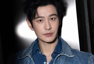 黄晓明恋情曝光！与美女穿情侣装并同游，女方年龄被扒疑似小22岁