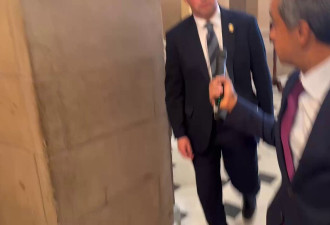 “保守”的德州共和党众议员与女助手婚外情 女方自焚