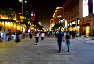 想解决点问题，先给农民提高养老金