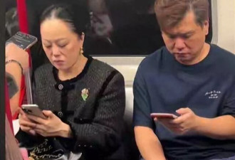 63岁章小蕙坐地铁被偶遇！十万块外套遮不住老态