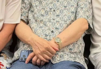 陈凯歌在三亚豪宅过年，穿5万元皮鞋戴大金表