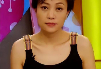 幸福的她：国脚父亲演员母亲 歌手老公 报恩儿女