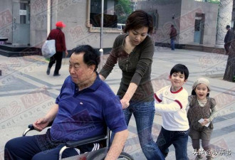 幸福的她：国脚父亲演员母亲 歌手老公 报恩儿女