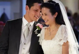 55岁莫文蔚近况曝光！嫁给德国男友14年，如今尽情享受丁克生活