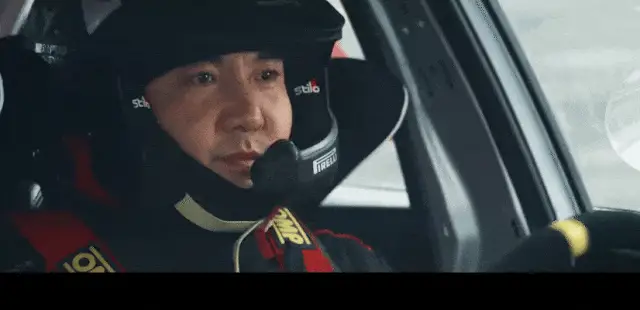 电影《飞驰人生3》：AI 一定比人强？我不服！