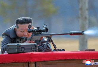 罕见 官媒发布金主爱试射狙击步枪独照